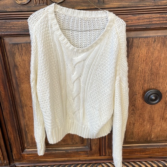 Super cute sweater! - Picture 1 of 2